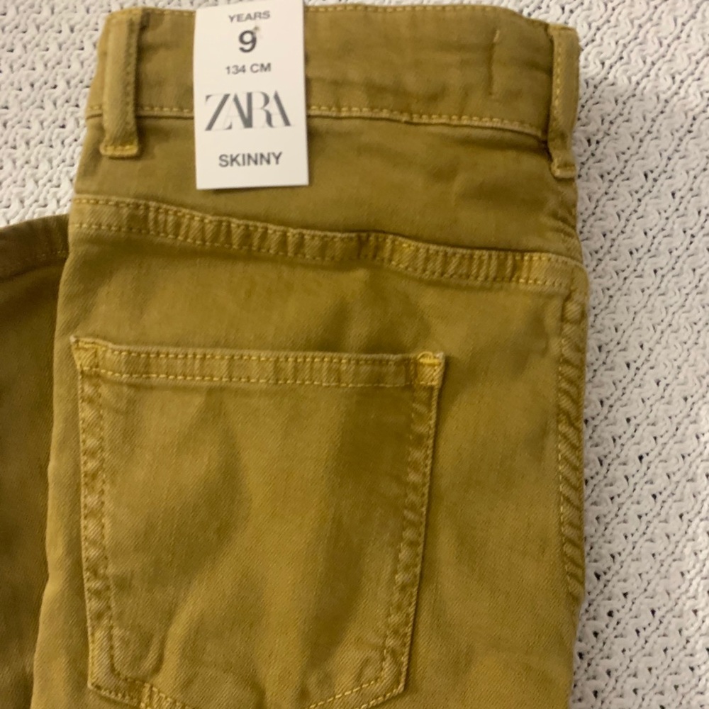 Zara Skinny leg jeans, brand new never worn!
